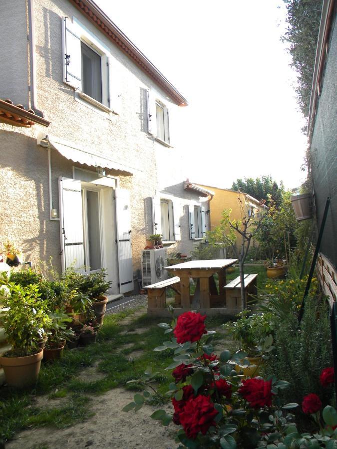 Chez Patrick Roujan Bed & Breakfast Luaran gambar