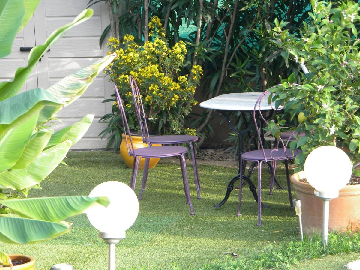 Chez Patrick Roujan Bed & Breakfast Luaran gambar