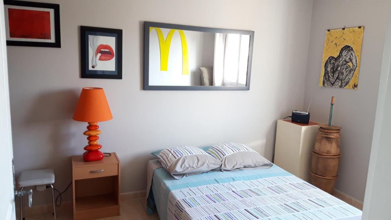 Chez Patrick Roujan Bed & Breakfast Luaran gambar